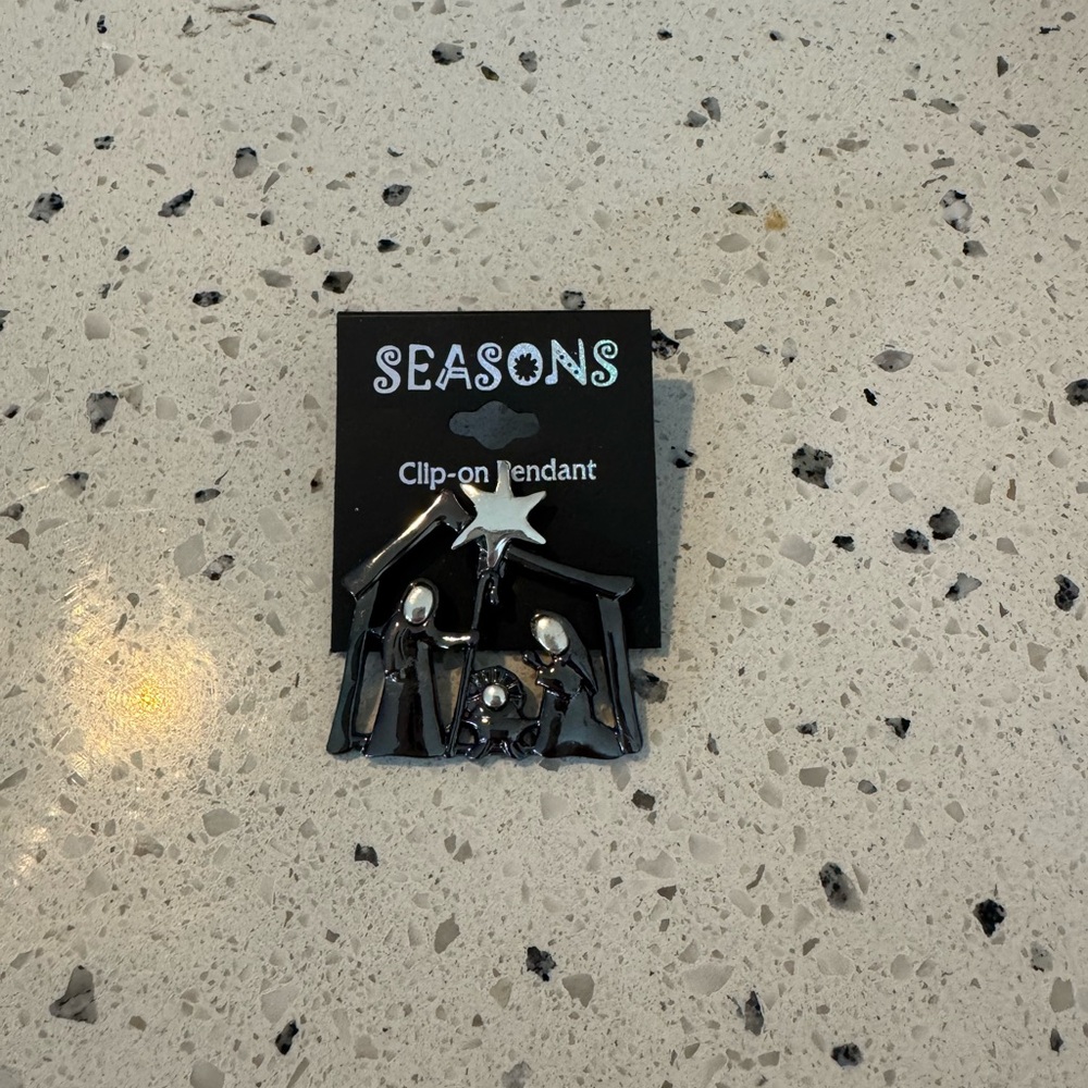 NWT Seasons Nativity Scene Clip-On Brooch